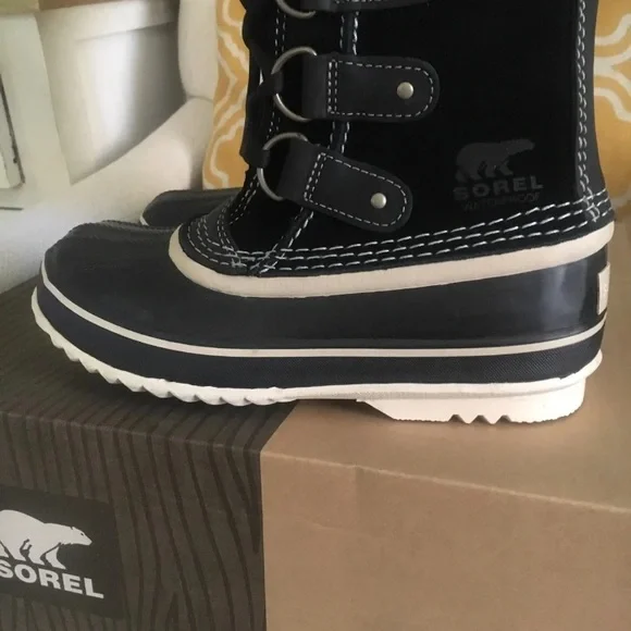 Sorel - Picture 3 of 6